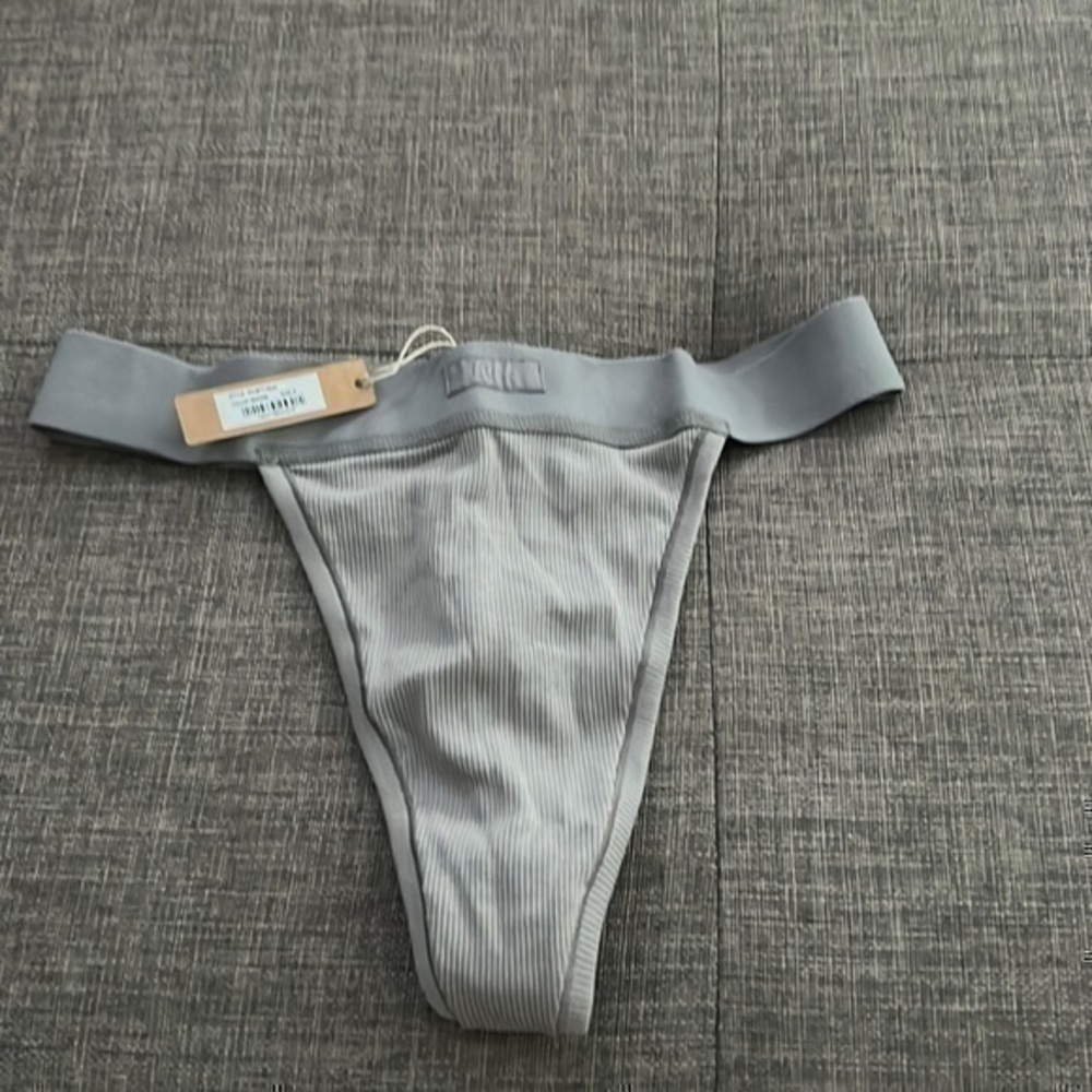 Skims Cotton Rib Thong - Picture 4 of 6